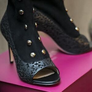 TORI SOUDAN Leather Laser Cutout Booties Heels 43